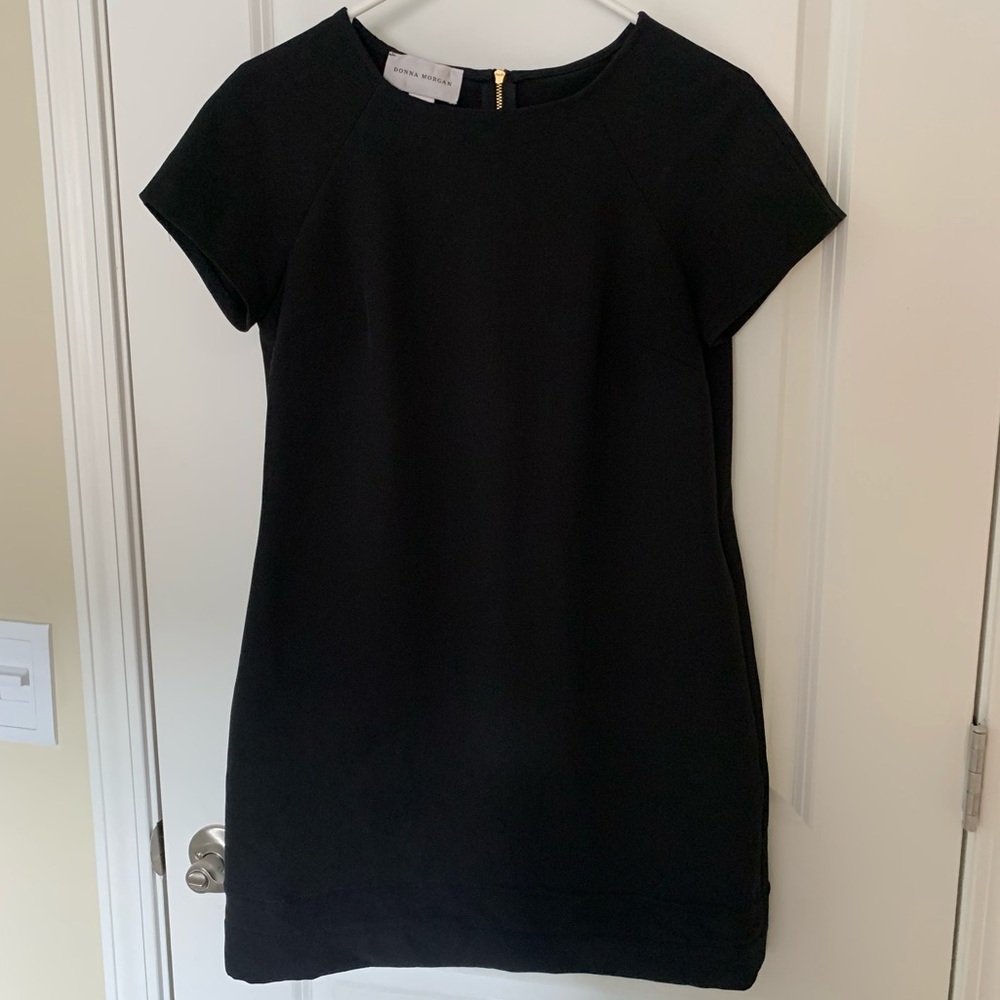 Donna Morgan Black Shift Dress w/ Gold Zipper sz 2